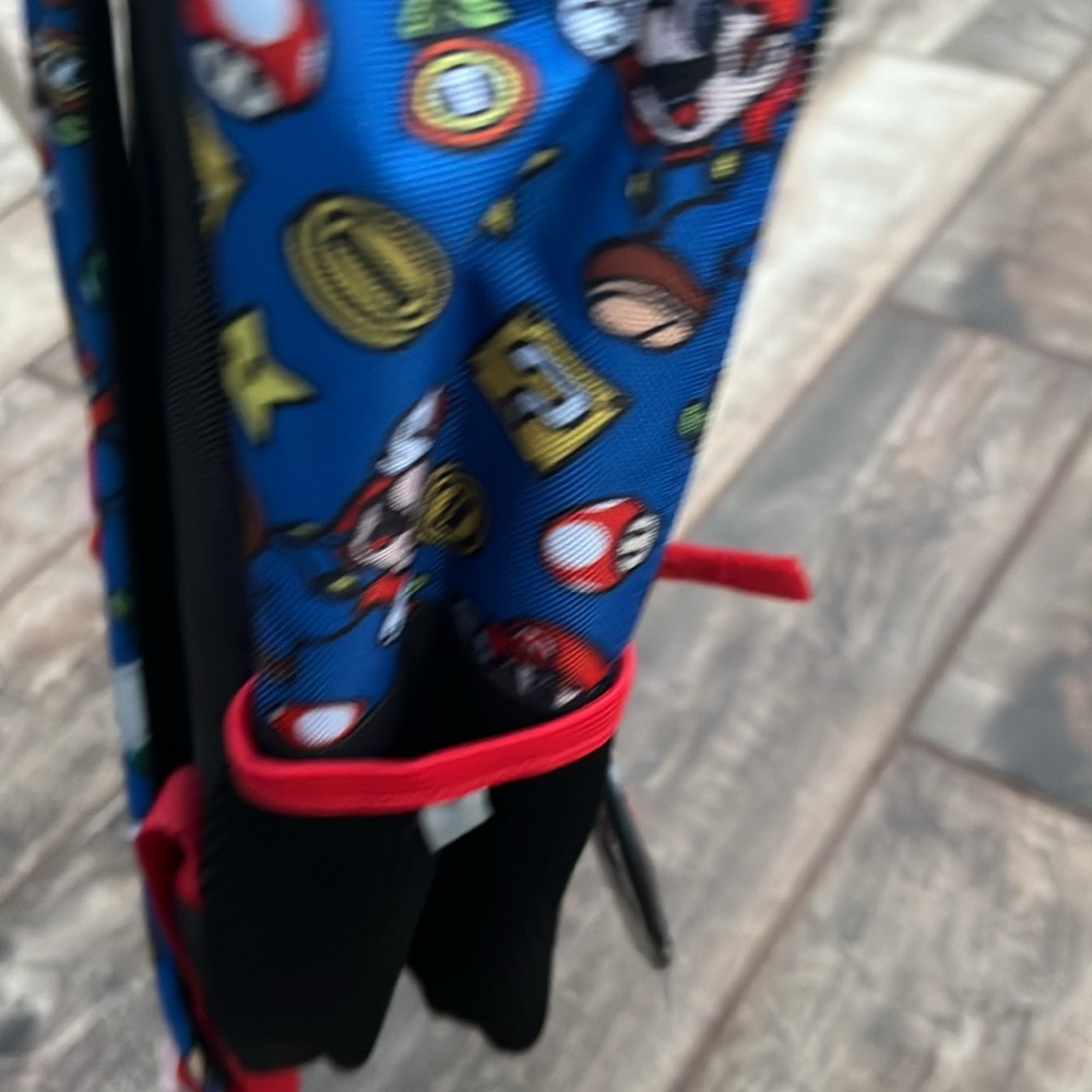 Super Mario Backpack - includes Keychain - Picture 6 of 9